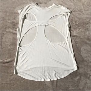 Sleeveless top with a cute cutout back